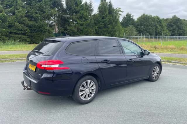 Peugeot 308 (2015) thumbnail 4