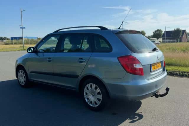Škoda Fabia (2010) thumbnail 3