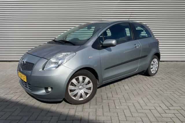 Toyota Yaris (2008) thumbnail 1