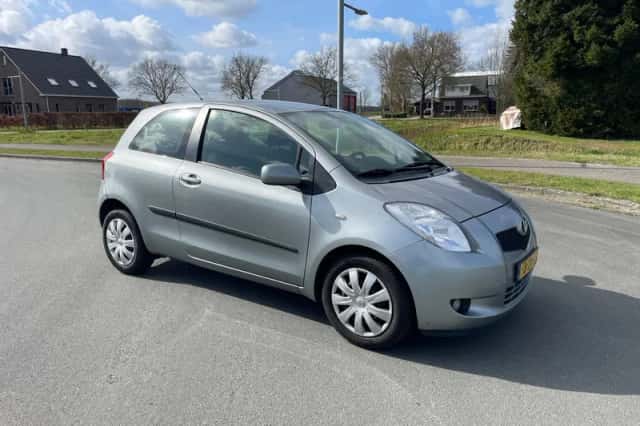 Toyota Yaris (2008) thumbnail 6
