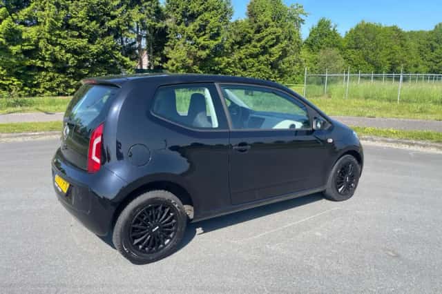 Volkswagen Up! (2012) thumbnail 4