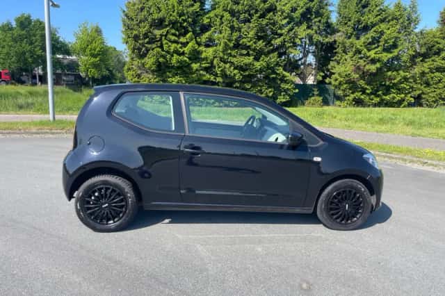 Volkswagen Up! (2012) thumbnail 5