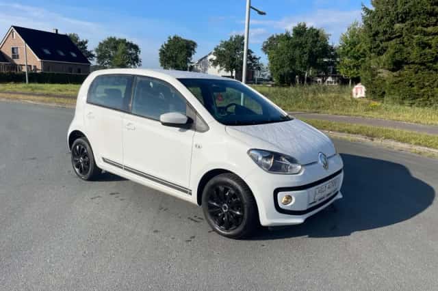 Volkswagen Up! (2016) thumbnail 6
