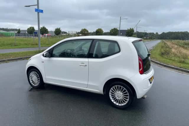 Volkswagen Up! (2012) thumbnail 3