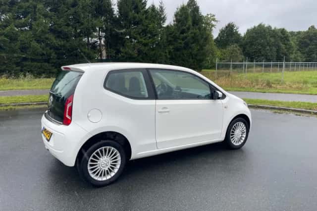 Volkswagen Up! (2012) thumbnail 4