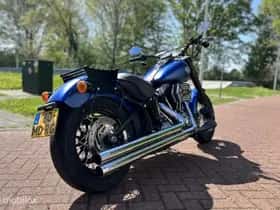 Harley Davidson (2012) thumbnail 2