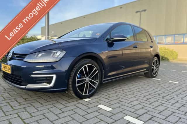 Volkswagen Golf (2016) thumbnail 1