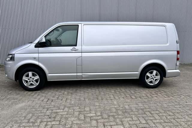 Volkswagen Transporter (2014) thumbnail 3