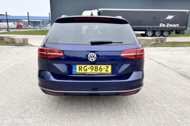 Volkswagen Passat (2018) thumbnail 3