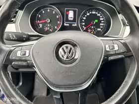 Volkswagen Passat (2018) thumbnail 22