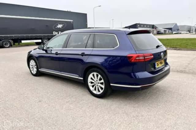 Volkswagen Passat (2018) thumbnail 4