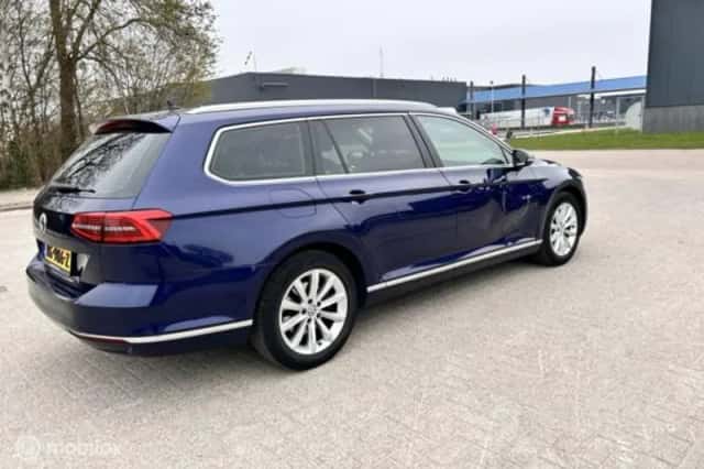Volkswagen Passat (2018) thumbnail 6