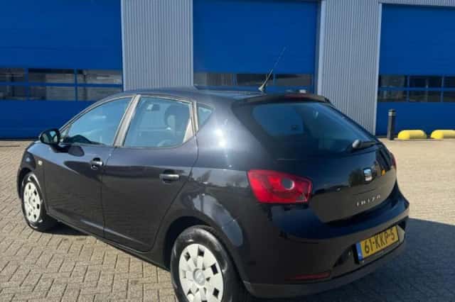 SEAT Ibiza (2010) thumbnail 4