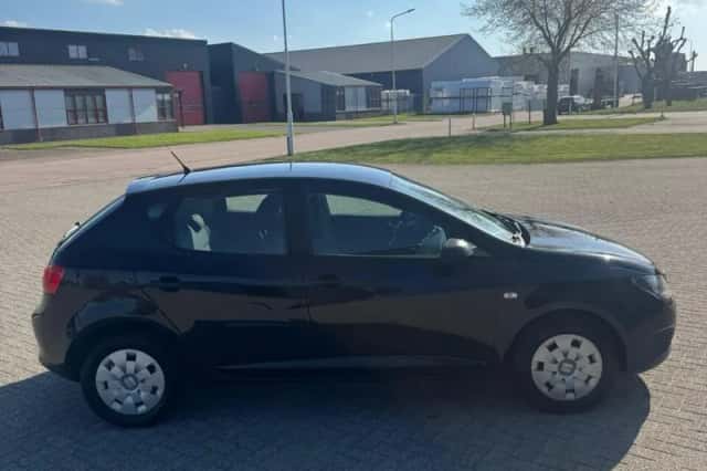 SEAT Ibiza (2010) thumbnail 5