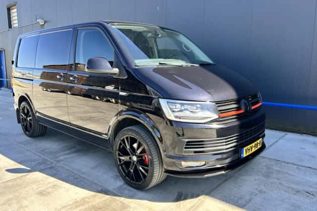 Volkswagen Transporter (2015) thumbnail 2