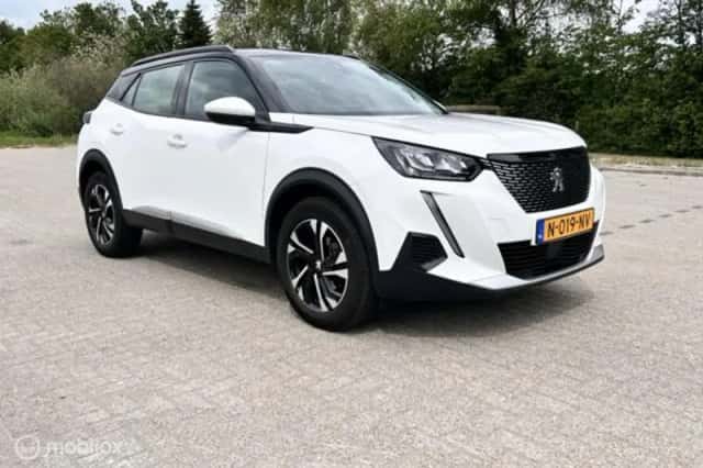Peugeot 2008 (2021) thumbnail 5