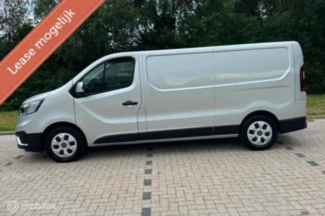 Renault Trafic (2024) thumbnail 2