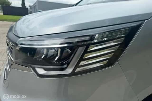 Renault Trafic (2024) thumbnail 4