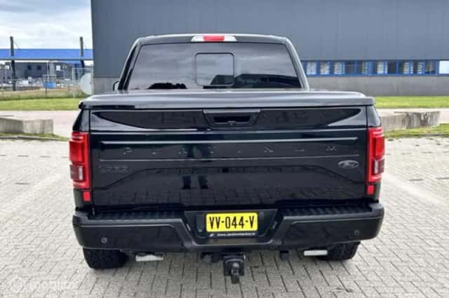 Ford F-150 Platinum (2016) thumbnail 4