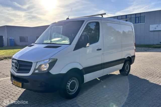 Mercedes-Benz Sprinter (2015) thumbnail 2