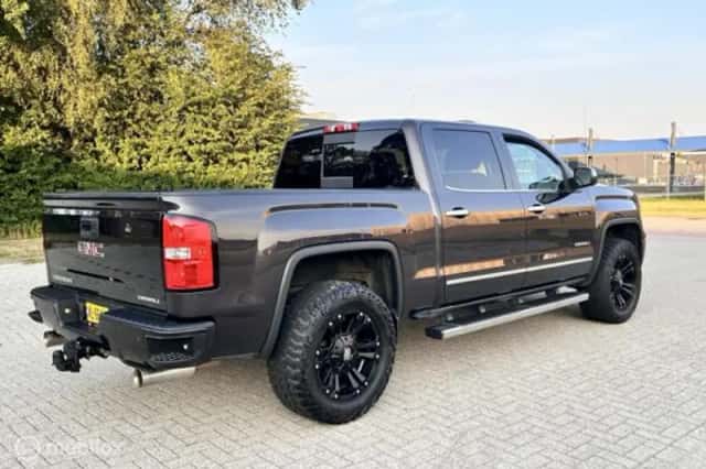 GMC Sierra (2015) thumbnail 5