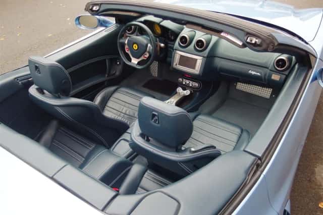 Ferrari California (2010) thumbnail 4