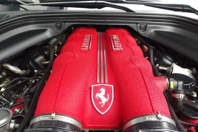 Ferrari California (2010) thumbnail 5