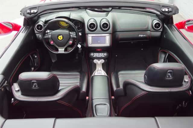 Ferrari California (2013) thumbnail 3