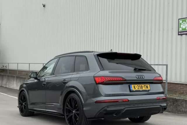Audi Q7 (2021) thumbnail 3