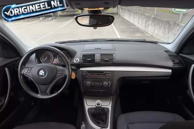BMW 1-Serie (2009) thumbnail 2