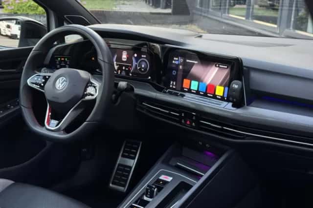 Volkswagen Golf (2021) thumbnail 2