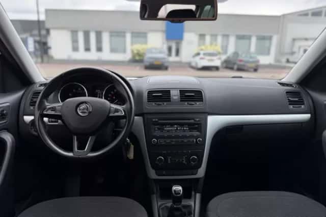 Škoda Yeti (2015) thumbnail 2