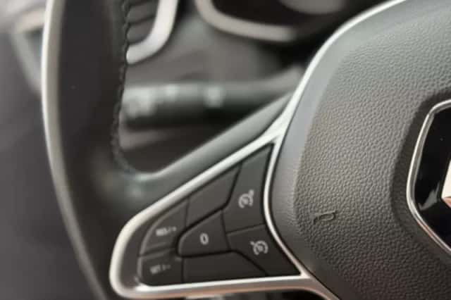Renault Clio (2020) thumbnail 5