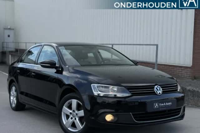 Volkswagen Jetta (2012) thumbnail 1