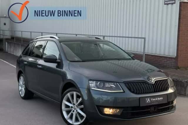 Škoda Octavia (2016) thumbnail 1