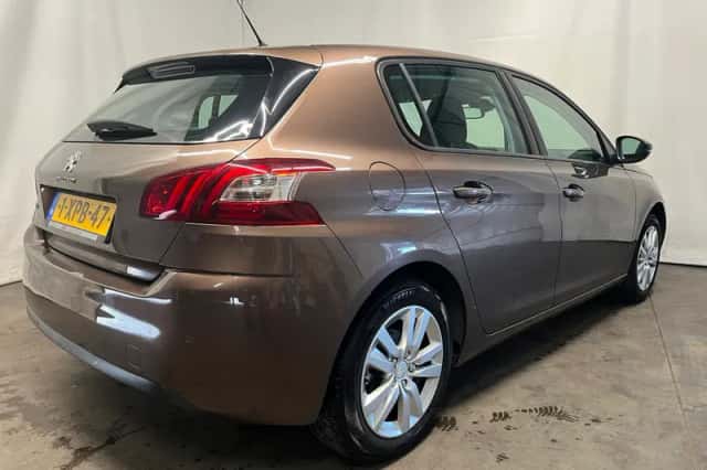 Peugeot 308 (2014) thumbnail 6