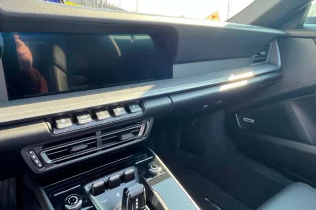 Porsche 911 (2019) thumbnail 4