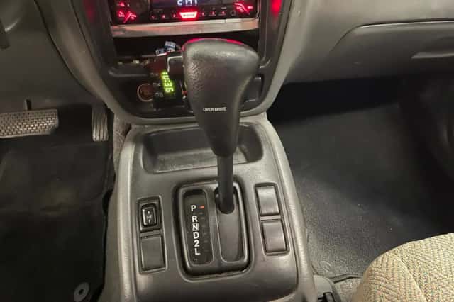Suzuki Grand (2000) thumbnail 11