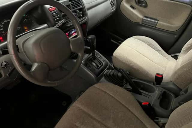 Suzuki Grand (2000) thumbnail 14