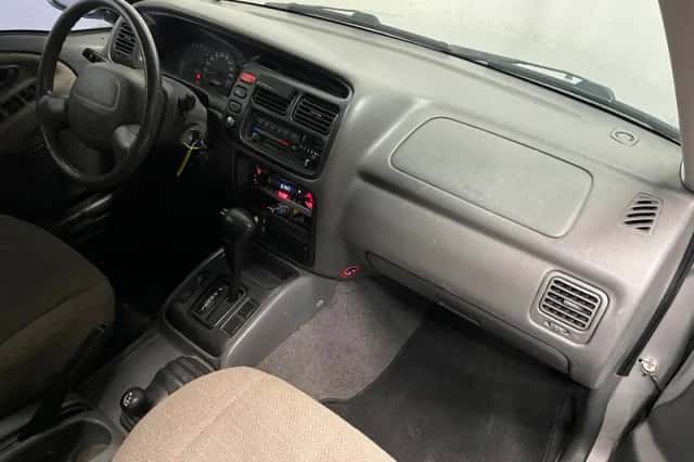 Suzuki Grand (2000) thumbnail 18