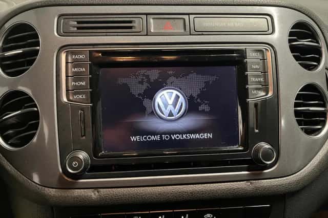 Volkswagen Tiguan (2015) thumbnail 15