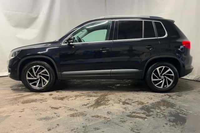 Volkswagen Tiguan (2015) thumbnail 6