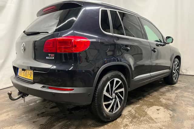 Volkswagen Tiguan (2015) thumbnail 10