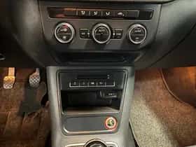 Volkswagen Tiguan (2015) thumbnail 10