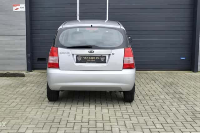 Kia Picanto (2005) thumbnail 4