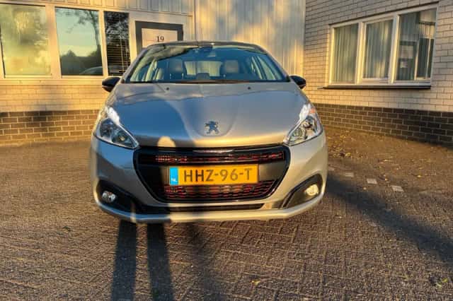 Peugeot 208 (2017) thumbnail 2
