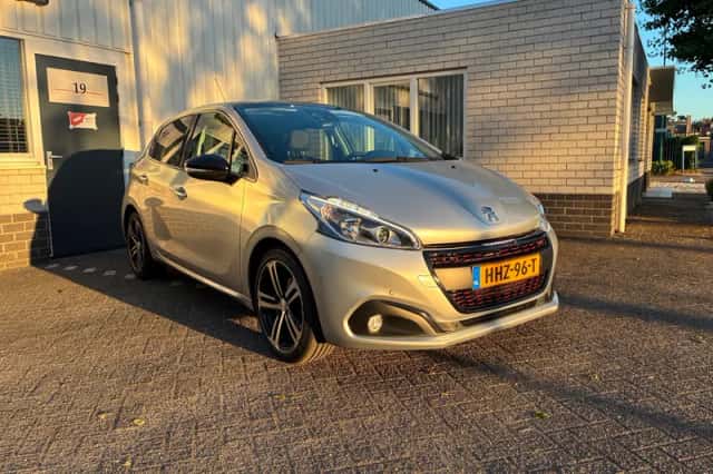 Peugeot 208 (2017) thumbnail 3