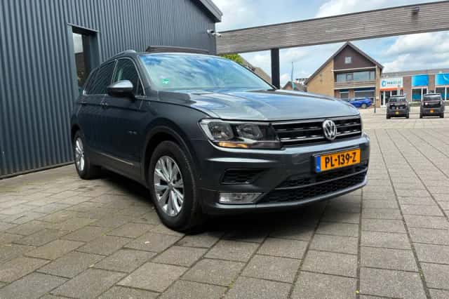 Volkswagen Tiguan (2017) thumbnail 3