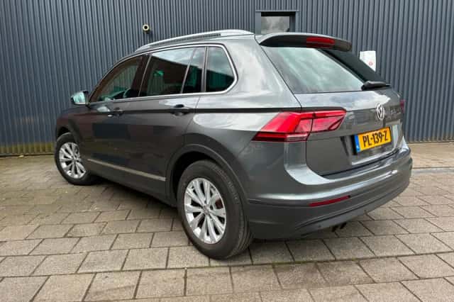 Volkswagen Tiguan (2017) thumbnail 4