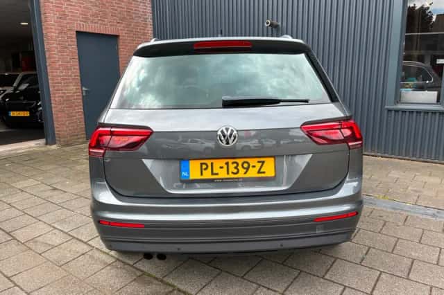 Volkswagen Tiguan (2017) thumbnail 5